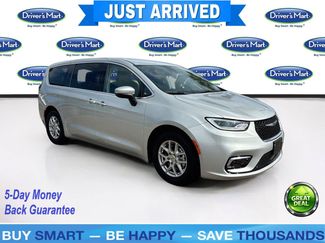 Used 2023 Chrysler Pacifica Touring-L FWD video 1