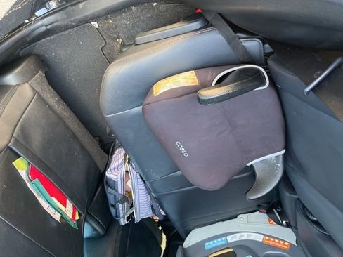 Used 2018 Toyota RAV4 SE w/ Power Extra Value Package FWD image 25