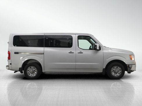 Used 2018 Nissan NV 3500 SL image 6
