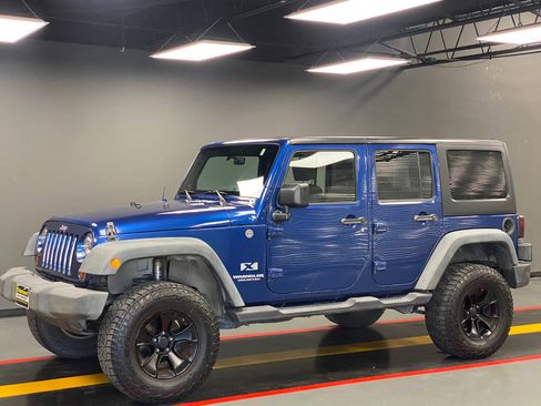 Used 2009 Jeep Wrangler Unlimited X image 1