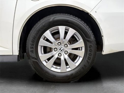 Used 2016 Honda Odyssey EX image 9