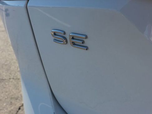 Used 2024 Volkswagen Atlas SE image 7