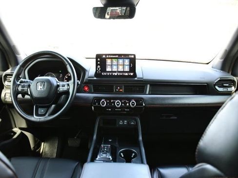 Used 2023 Honda Pilot TrailSport image 19