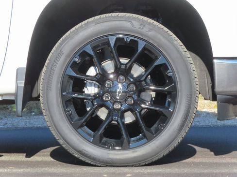 Certified 2023 Chevrolet Silverado 1500 LTZ w/ LTZ Convenience Package II image 17