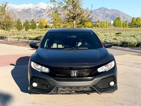 Used 2018 Honda Civic Sport image 2