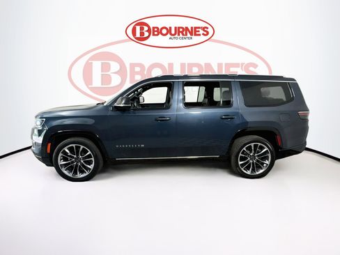 Used 2023 Jeep Wagoneer Series III w/ Premium Group I AWD/4WD image 9