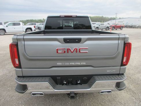 New 2026 GMC Sierra 1500 SLT image 5
