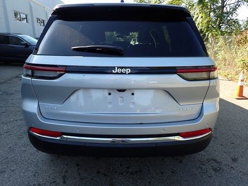 New 2025 Jeep Grand Cherokee Laredo X AWD/4WD image 4