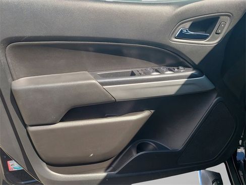 Used 2022 Chevrolet Colorado LT w/ Safety Package image 18