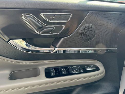 Used 2025 Lincoln Corsair Reserve w/ Rear Removable Package Tray image 25