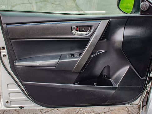 Used 2018 Toyota Corolla SE image 13