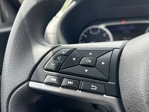 Used 2025 Nissan Sentra SV FWD image 16