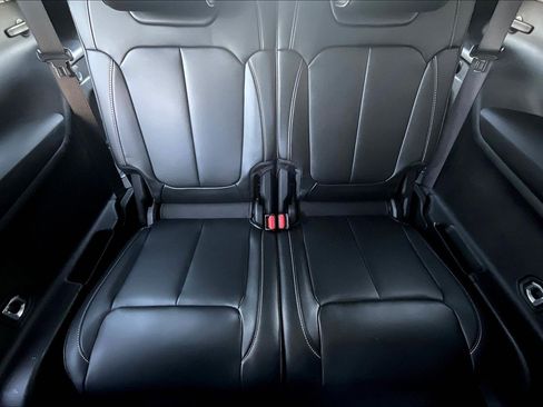 Used 2022 Jeep Grand Cherokee L Limited w/ Trailer Tow Group (B) image 19