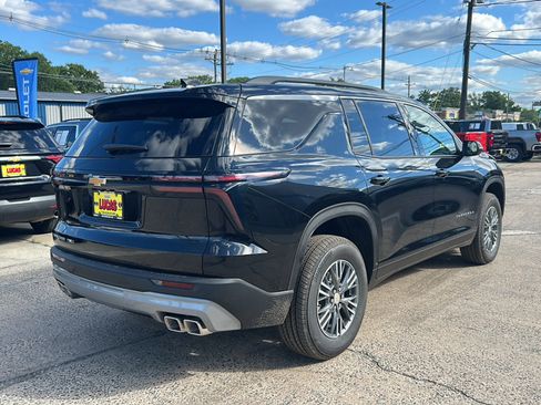 New 2026 Chevrolet Traverse LT w/ LPO, Floor Liner Package AWD/4WD image 8