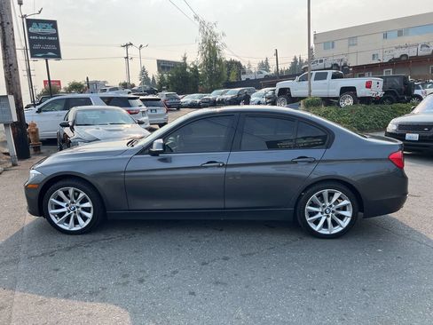 Used 2012 BMW 328i Sedan w/ Premium Pkg image 3