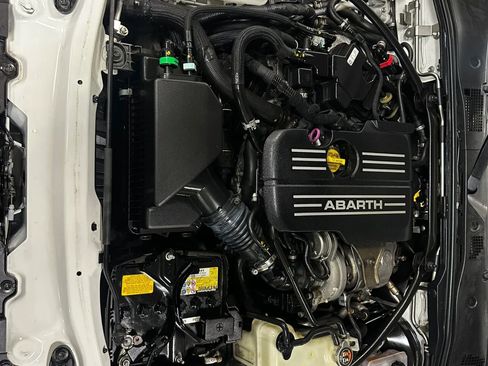 Used 2018 FIAT 124 Spider Abarth w/ Convenience Group image 20