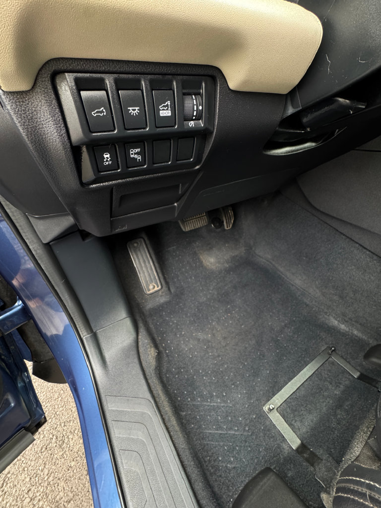 Used 2021 Subaru Ascent Limited w/ Technology Package AWD/4WD image 16