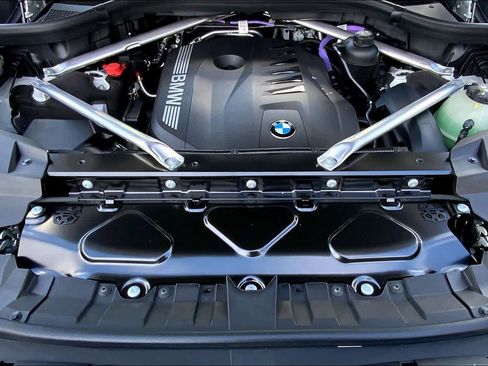 New 2026 BMW X7 xDrive40i w/ M Sport Package image 16