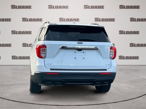 Used 2020 Ford Explorer XLT w/ Comfort Package image 4