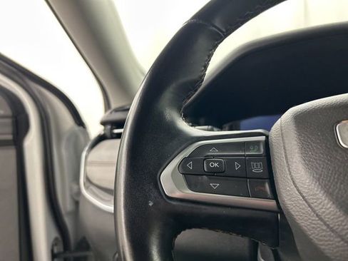 Used 2022 Jeep Compass Limited w/ Elite Group AWD/4WD image 3
