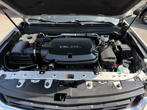 Used 2018 Chevrolet Colorado LT w/ LT Convenience Package RWD image 45