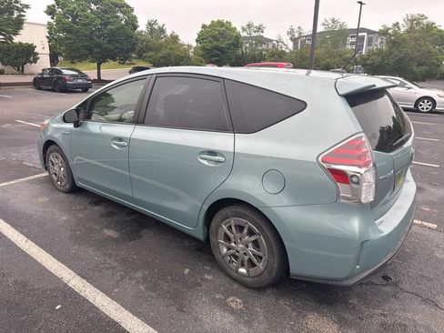 Used 2015 Toyota Prius V Four FWD image 4
