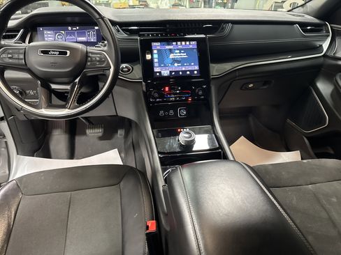 Used 2021 Jeep Grand Cherokee L Altitude image 32