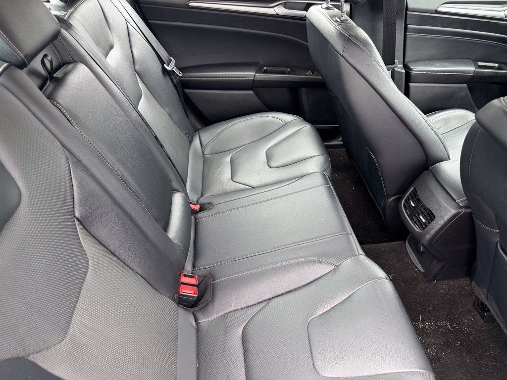 Used 2020 Ford Fusion Titanium AWD/4WD image 17