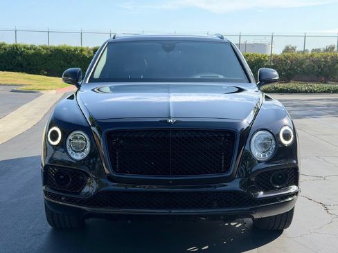 Used 2017 Bentley Bentayga AWD/4WD image 2