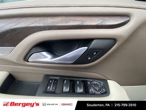 Certified 2022 GMC Yukon XL Denali w/ Denali Premium Package AWD/4WD image 27
