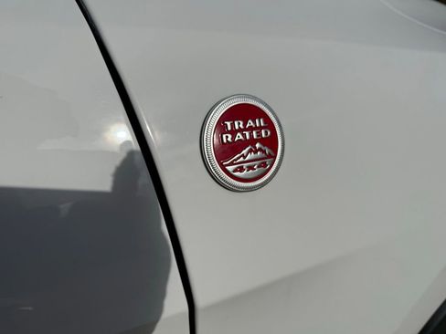 Used 2021 Jeep Grand Cherokee Trailhawk w/ Trailhawk Luxury Group image 10