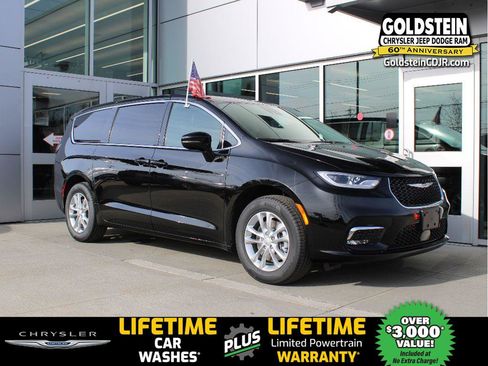 New 2026 Chrysler Pacifica Select image 1