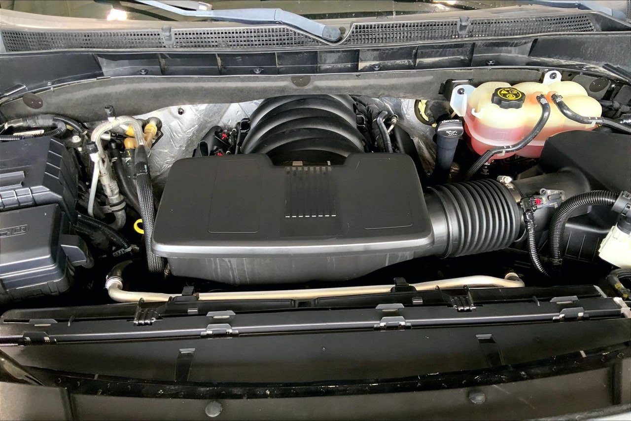 Used 2022 GMC Yukon XL SLE w/ Gmc Pro Safety Plus Package RWD image 9