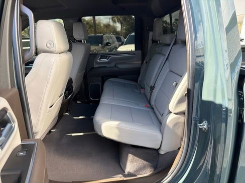 Used 2026 Chevrolet Silverado 2500 LTZ w/ LTZ Convenience Package image 28