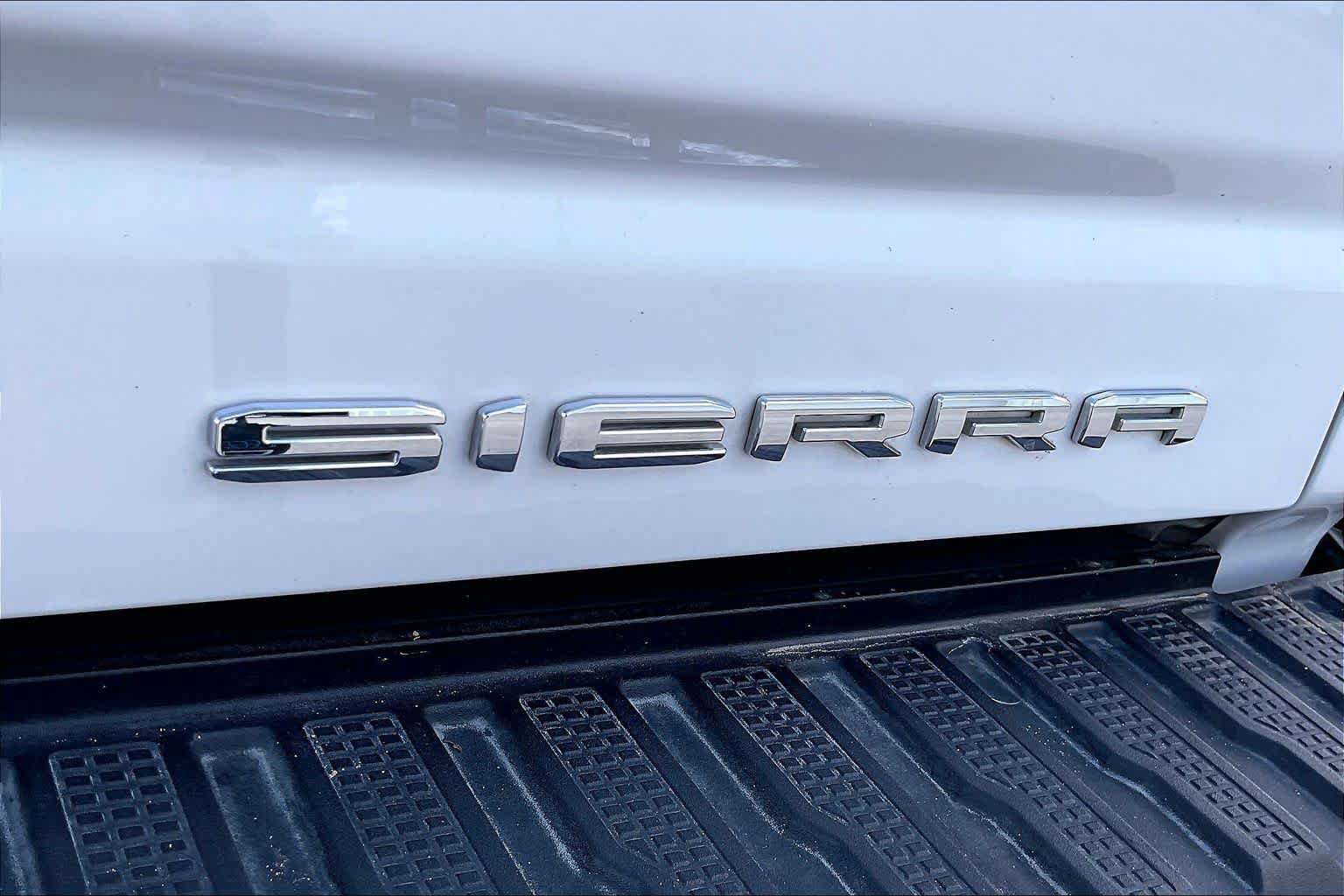 Used 2024 GMC Sierra 2500 Denali Ultimate AWD/4WD image 10