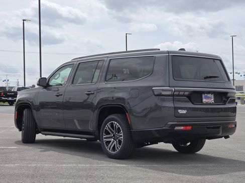 New 2026 Jeep Grand Wagoneer L 4WD w/ Premium Group I image 22