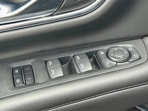 Used 2022 Chevrolet Tahoe LT w/ Luxury Package image 12