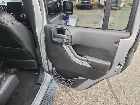 Used 2014 Jeep Wrangler Unlimited Sahara w/ Max Tow Package image 21