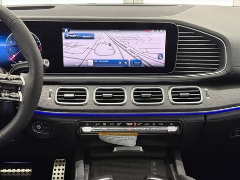 New 2026 Mercedes-Benz GLS 580 4MATIC image 7