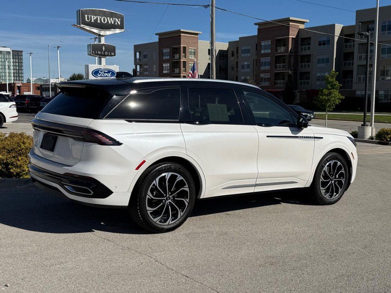 Certified 2024 Lincoln Nautilus Reserve w/ Equipment Group 202A AWD/4WD image 3