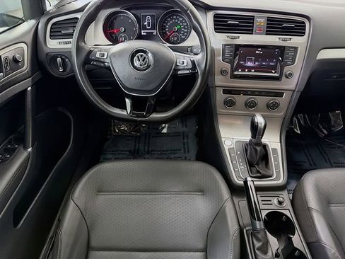 Used 2015 Volkswagen Golf TDI S image 22