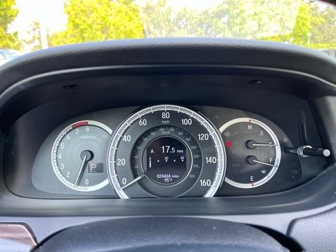 Used 2017 Honda Accord EX-L image 16