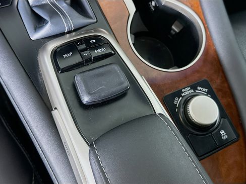 Used 2018 Lexus RX 350L image 26