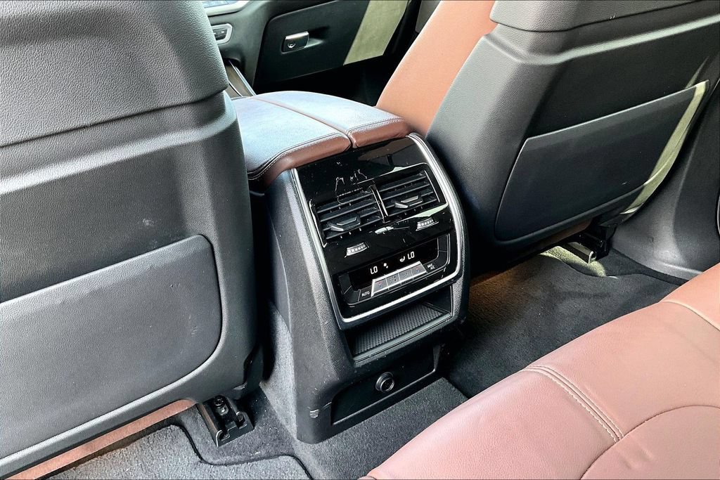 Used 2021 BMW X5 M50i AWD/4WD image 33