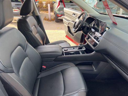 Certified 2024 Nissan Pathfinder SL image 22