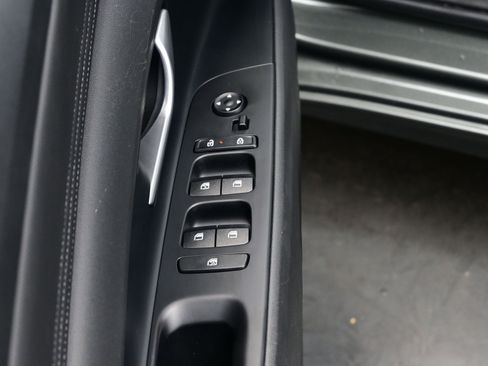 Certified 2025 Hyundai Elantra Limited image 10