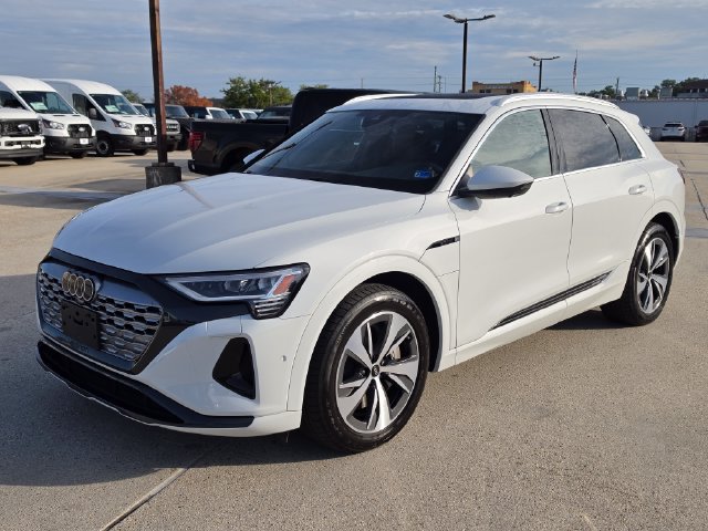 Used 2024 Audi Q8 e-tron Premium Plus AWD/4WD image 9