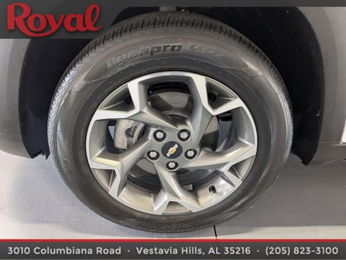 Used 2024 Chevrolet Trax LT w/ Driver Confidence Package image 25