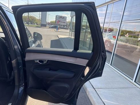 Certified 2025 Volvo XC90 B6 Plus AWD/4WD image 12