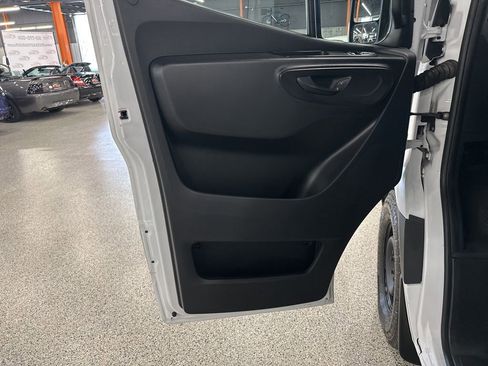 Used 2020 Mercedes-Benz Sprinter 2500 image 12